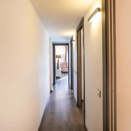 64ind1131 - With Balcony Apartmán *