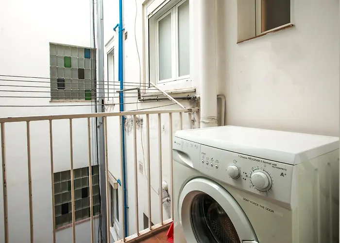 64ind1131 - With Balcony